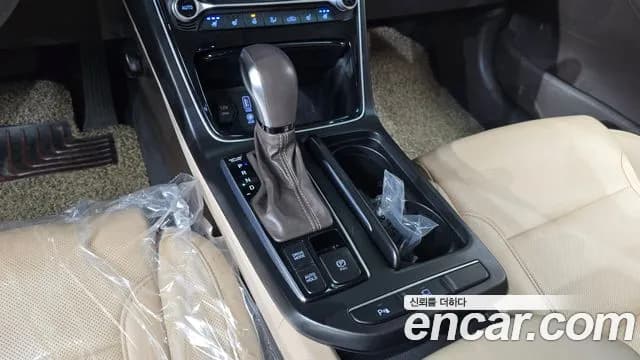 2017 Hyundai Grandeur IG 3.0 Exclusive Sold VIN KMHF241EBHA030352 – photo 12 2017 Hyundai Grandeur IG 3.0 Exclusive Sold VIN KMHF241EBHA030352 – photo 12