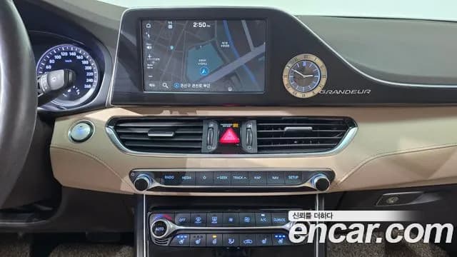 2017 Hyundai Grandeur IG 3.0 Exclusive Sold VIN KMHF241EBHA030352 – photo 13 2017 Hyundai Grandeur IG 3.0 Exclusive Sold VIN KMHF241EBHA030352 – photo 13
