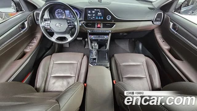 2017 Hyundai Grandeur IG 3.0 Exclusive Sold VIN KMHF241EBHA031616 – rear exterior 2017 Hyundai Grandeur IG 3.0 Exclusive Sold VIN KMHF241EBHA031616 – rear exterior