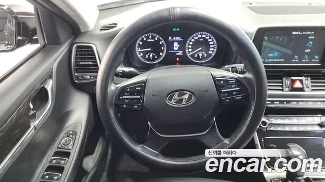 2018 Hyundai Grandeur IG 3.0 Modren Basic (Rental car) Sold VIN KMHF241EBJA066701 – photo 11 2018 Hyundai Grandeur IG 3.0 Modren Basic (Rental car) Sold VIN KMHF241EBJA066701 – photo 11