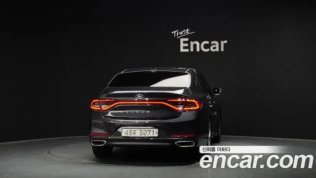 2019 Hyundai Grandeur IG 3.0 Modren Basic (Rental car) Sold VIN KMHF241EBKA200986 – dashboard 2019 Hyundai Grandeur IG 3.0 Modren Basic (Rental car) Sold VIN KMHF241EBKA200986 – dashboard