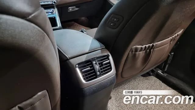 2019 Hyundai Grandeur IG 3.0 Exclusive Sold VIN KMHF241EBKA210689 – undercarriage 2019 Hyundai Grandeur IG 3.0 Exclusive Sold VIN KMHF241EBKA210689 – undercarriage