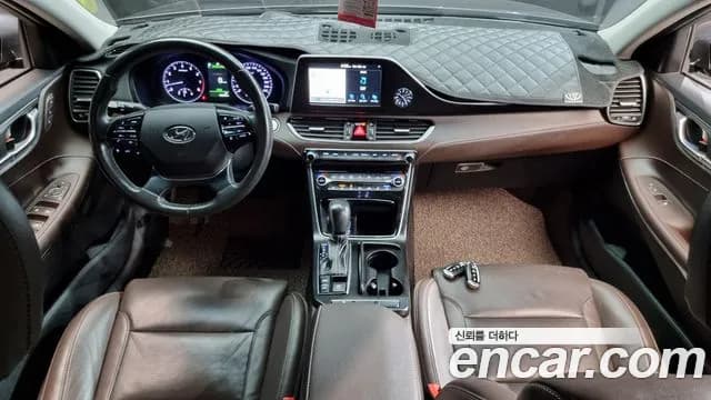 2019 Hyundai Grandeur IG 3.0 Exclusive Sold VIN KMHF241EBKA210689 – trunk area 2019 Hyundai Grandeur IG 3.0 Exclusive Sold VIN KMHF241EBKA210689 – trunk area