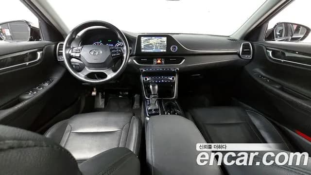 2017 Hyundai Grandeur IG 3.0 Modren Basic (Rental car) Sold VIN KMHF241NBHA038269 – interior seats 2017 Hyundai Grandeur IG 3.0 Modren Basic (Rental car) Sold VIN KMHF241NBHA038269 – interior seats