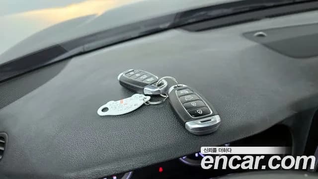 2017 Hyundai Grandeur IG 3.0 Modren Basic (Rental car) Sold VIN KMHF241NBHA038269 – trunk area 2017 Hyundai Grandeur IG 3.0 Modren Basic (Rental car) Sold VIN KMHF241NBHA038269 – trunk area