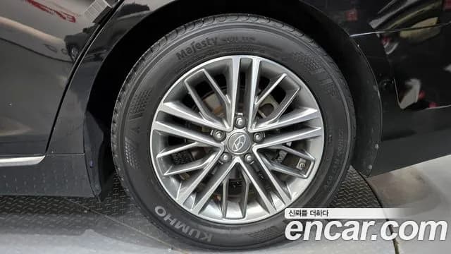 2017 Hyundai Grandeur IG 3.0 Modren Basic (Rental car) Sold VIN KMHF241NBHA038269 – photo 23 2017 Hyundai Grandeur IG 3.0 Modren Basic (Rental car) Sold VIN KMHF241NBHA038269 – photo 23
