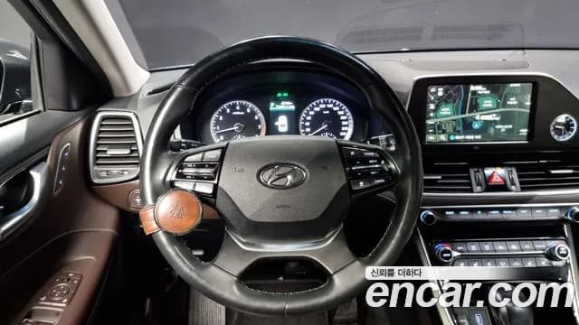 2017 Hyundai Grandeur IG 3.0 Exclusive Sold VIN KMHF341EBHA034810 – trunk area 2017 Hyundai Grandeur IG 3.0 Exclusive Sold VIN KMHF341EBHA034810 – trunk area