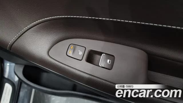2017 Hyundai Grandeur IG 3.0 Exclusive Sold VIN KMHF341EBHA035348 – interior seats 2017 Hyundai Grandeur IG 3.0 Exclusive Sold VIN KMHF341EBHA035348 – interior seats