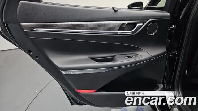 2018 Hyundai Grandeur IG 3.0 Exclusive Sold VIN KMHF341EBJA076555 – exterior detail 2018 Hyundai Grandeur IG 3.0 Exclusive Sold VIN KMHF341EBJA076555 – exterior detail