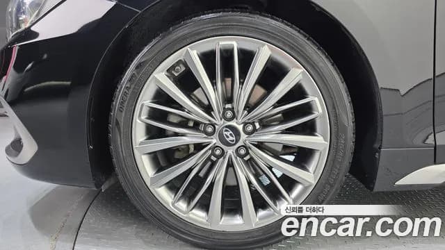 2018 Hyundai Grandeur IG 3.0 Exclusive Sold VIN KMHF341EBJA081840 – side profile 2018 Hyundai Grandeur IG 3.0 Exclusive Sold VIN KMHF341EBJA081840 – side profile