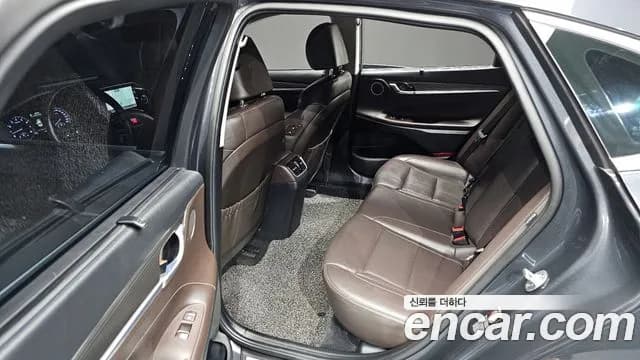 2018 Hyundai Grandeur IG 3.0 Exclusive Sold VIN KMHF341EBJA097815 – trunk area 2018 Hyundai Grandeur IG 3.0 Exclusive Sold VIN KMHF341EBJA097815 – trunk area