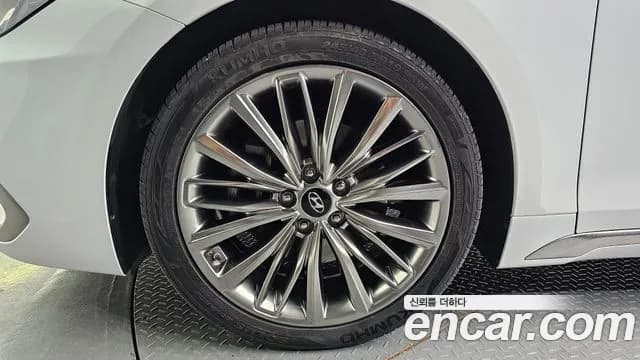 2018 Hyundai Grandeur IG 3.0 Exclusive Sold VIN KMHF341EBJA127729 – rear exterior 2018 Hyundai Grandeur IG 3.0 Exclusive Sold VIN KMHF341EBJA127729 – rear exterior