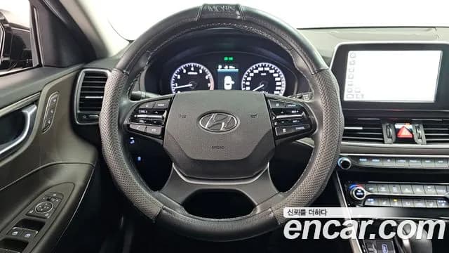 2018 Hyundai Grandeur IG 3.0 Exclusive Sold VIN KMHF341EBJA141992 – trunk area 2018 Hyundai Grandeur IG 3.0 Exclusive Sold VIN KMHF341EBJA141992 – trunk area