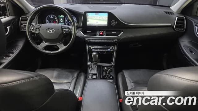 2018 Hyundai Grandeur IG 3.0 Exclusive Sold VIN KMHF341EBJA164261 – trunk area 2018 Hyundai Grandeur IG 3.0 Exclusive Sold VIN KMHF341EBJA164261 – trunk area
