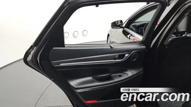 2019 Hyundai Grandeur IG 3.0 Exclusive Sold VIN KMHF341EBKA238006 – side profile 2019 Hyundai Grandeur IG 3.0 Exclusive Sold VIN KMHF341EBKA238006 – side profile