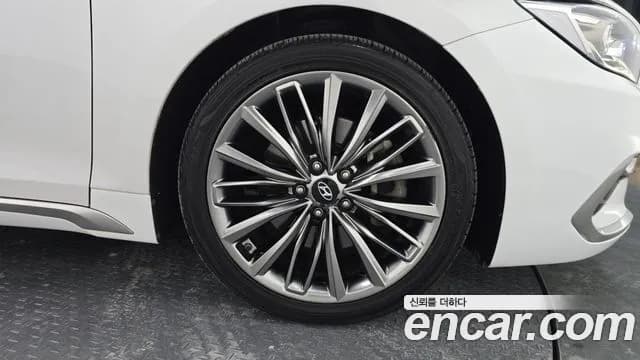 2018 Hyundai Grandeur IG 3.3 Celebrity Sold VIN KMHF341GBJA067616 – photo 19 2018 Hyundai Grandeur IG 3.3 Celebrity Sold VIN KMHF341GBJA067616 – photo 19
