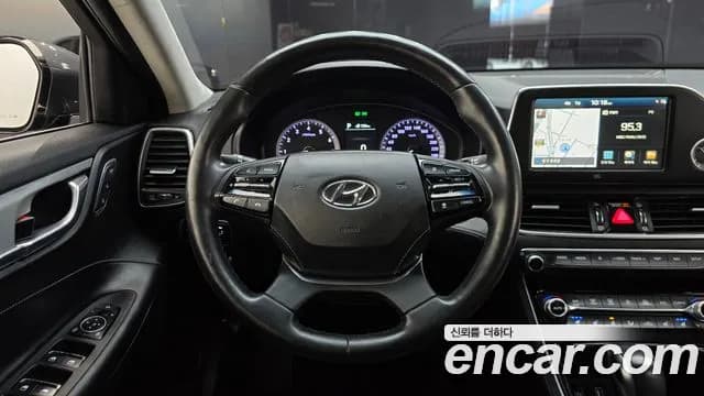 2018 Hyundai Grandeur IG 3.3 Celebrity Sold VIN KMHF341GBJA067953 – front exterior 2018 Hyundai Grandeur IG 3.3 Celebrity Sold VIN KMHF341GBJA067953 – front exterior