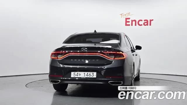2018 Hyundai Grandeur IG 3.3 Celebrity Sold VIN KMHF341GBJA067953 – exterior detail 2018 Hyundai Grandeur IG 3.3 Celebrity Sold VIN KMHF341GBJA067953 – exterior detail