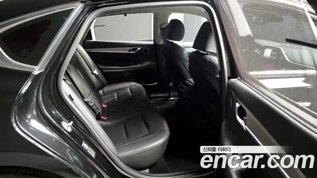 2018 Hyundai Grandeur IG 3.3 Celebrity Sold VIN KMHF341GBJA130470 – front exterior 2018 Hyundai Grandeur IG 3.3 Celebrity Sold VIN KMHF341GBJA130470 – front exterior