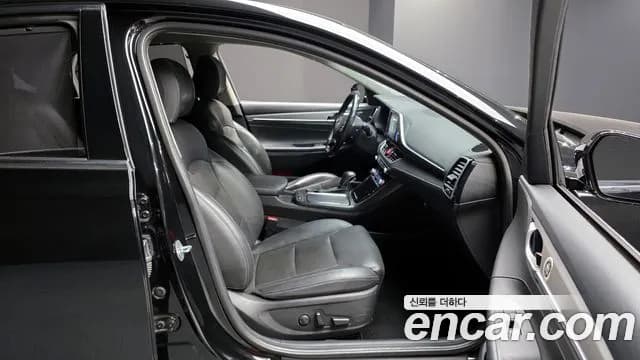 2018 Hyundai Grandeur IG 3.3 Celebrity Sold VIN KMHF341GBJA130470 – trunk area 2018 Hyundai Grandeur IG 3.3 Celebrity Sold VIN KMHF341GBJA130470 – trunk area