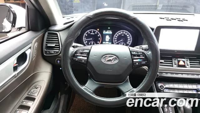 2018 Hyundai Grandeur IG 3.3 Celebrity Sold VIN KMHF341GBJA152777 – photo 16 2018 Hyundai Grandeur IG 3.3 Celebrity Sold VIN KMHF341GBJA152777 – photo 16