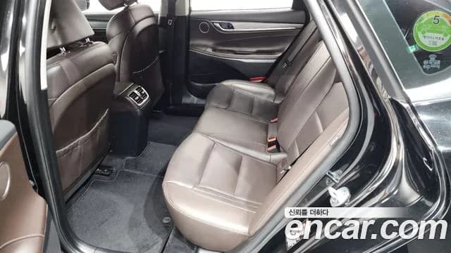 2017 Hyundai Grandeur IG 3.0 LPi Dsabled Person Sold VIN KMHF341NBHA015147 – undercarriage 2017 Hyundai Grandeur IG 3.0 LPi Dsabled Person Sold VIN KMHF341NBHA015147 – undercarriage