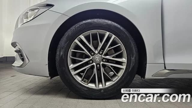2018 Hyundai Grandeur IG 3.0 LPI Taxi Sold VIN KMHF341NBJA051368 – trunk area 2018 Hyundai Grandeur IG 3.0 LPI Taxi Sold VIN KMHF341NBJA051368 – trunk area