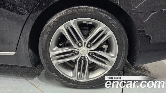 2018 Hyundai Grandeur IG 3.0 LPi Dsabled Person Sold VIN KMHF341NBJA102004 – front exterior 2018 Hyundai Grandeur IG 3.0 LPi Dsabled Person Sold VIN KMHF341NBJA102004 – front exterior