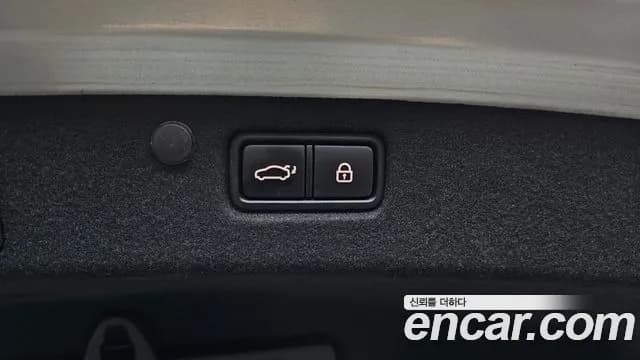 2018 Hyundai Grandeur IG 3.0 LPi Dsabled Person Sold VIN KMHF341NBJA129101 – trunk area 2018 Hyundai Grandeur IG 3.0 LPi Dsabled Person Sold VIN KMHF341NBJA129101 – trunk area