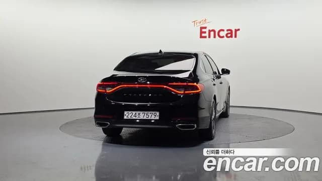 2018 Hyundai Grandeur IG 3.0 LPI Taxi Sold VIN KMHF341NBJA135939 – front exterior 2018 Hyundai Grandeur IG 3.0 LPI Taxi Sold VIN KMHF341NBJA135939 – front exterior
