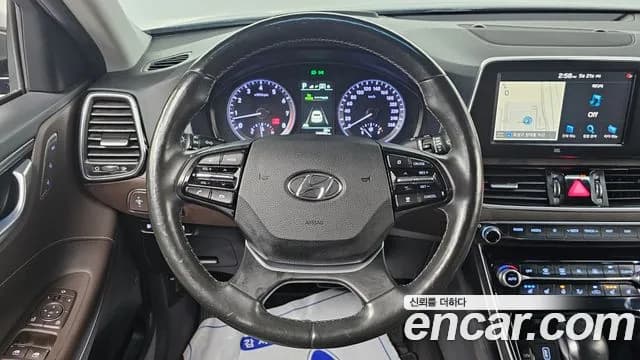 2018 Hyundai Grandeur IG 3.0 LPi Dsabled Person Sold VIN KMHF341NBJA138951 – exterior detail 2018 Hyundai Grandeur IG 3.0 LPi Dsabled Person Sold VIN KMHF341NBJA138951 – exterior detail