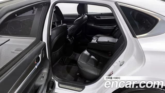 2017 Hyundai Grandeur IG 2.4 Premium Sold VIN KMHF441CBHA001957 – side profile 2017 Hyundai Grandeur IG 2.4 Premium Sold VIN KMHF441CBHA001957 – side profile