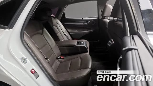2017 Hyundai Grandeur IG 2.4 Premium Sold VIN KMHF441CBHA015492 – exterior detail 2017 Hyundai Grandeur IG 2.4 Premium Sold VIN KMHF441CBHA015492 – exterior detail