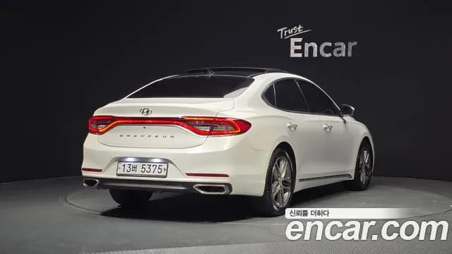 2017 Hyundai Grandeur IG 2.4 Premium Sold VIN KMHF441CBHA015492 – photo 17 2017 Hyundai Grandeur IG 2.4 Premium Sold VIN KMHF441CBHA015492 – photo 17