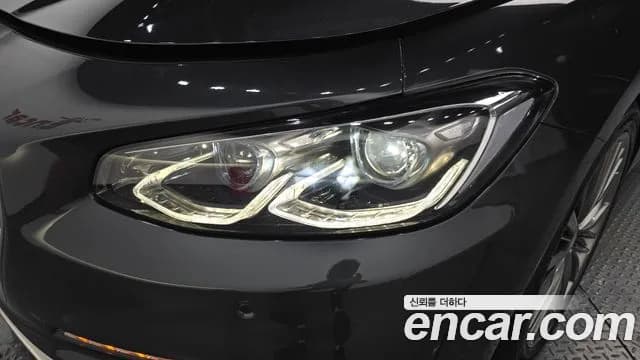 2017 Hyundai Grandeur IG 2.4 Premium Sold VIN KMHF441CBHA018576 – front exterior 2017 Hyundai Grandeur IG 2.4 Premium Sold VIN KMHF441CBHA018576 – front exterior