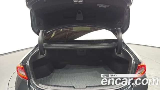 2017 Hyundai Grandeur IG 2.4 Premium Sold VIN KMHF441CBHA018576 – exterior detail 2017 Hyundai Grandeur IG 2.4 Premium Sold VIN KMHF441CBHA018576 – exterior detail