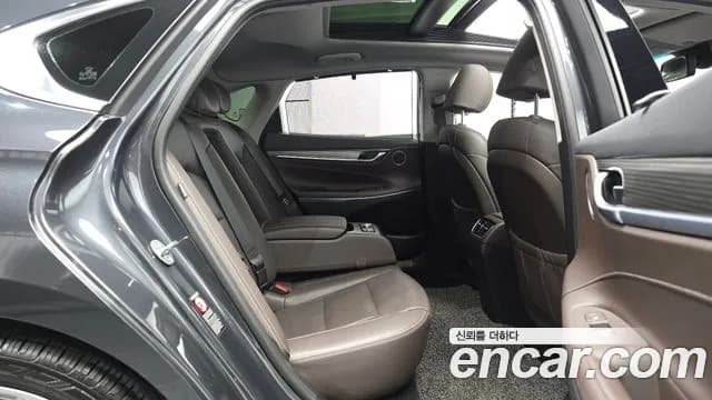 2017 Hyundai Grandeur IG 2.4 Premium Sold VIN KMHF441CBHA018576 – undercarriage 2017 Hyundai Grandeur IG 2.4 Premium Sold VIN KMHF441CBHA018576 – undercarriage