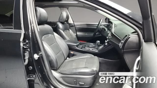 2017 Hyundai Grandeur IG 2.4 Premium Sold VIN KMHF441CBHA021969 – exterior detail 2017 Hyundai Grandeur IG 2.4 Premium Sold VIN KMHF441CBHA021969 – exterior detail