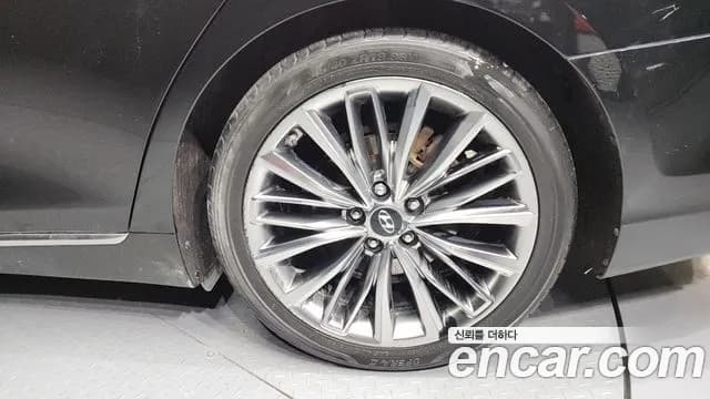 2017 Hyundai Grandeur IG 2.4 Premium Sold VIN KMHF441CBHA021969 – photo 13 2017 Hyundai Grandeur IG 2.4 Premium Sold VIN KMHF441CBHA021969 – photo 13