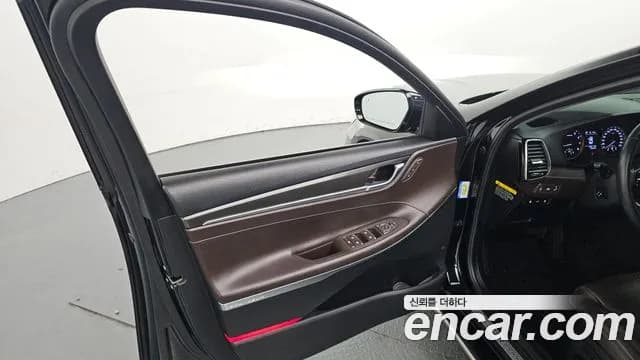2017 Hyundai Grandeur IG 2.4 Premium Sold VIN KMHF441CBHA033424 – side profile 2017 Hyundai Grandeur IG 2.4 Premium Sold VIN KMHF441CBHA033424 – side profile