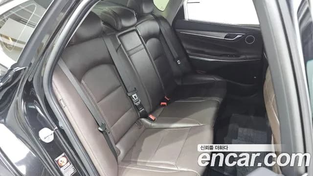 2017 Hyundai Grandeur IG 2.4 Premium Sold VIN KMHF441CBHA033424 – interior seats 2017 Hyundai Grandeur IG 2.4 Premium Sold VIN KMHF441CBHA033424 – interior seats
