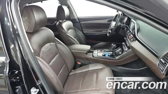 2017 Hyundai Grandeur IG 2.4 Premium Sold VIN KMHF441CBHA033424 – trunk area 2017 Hyundai Grandeur IG 2.4 Premium Sold VIN KMHF441CBHA033424 – trunk area