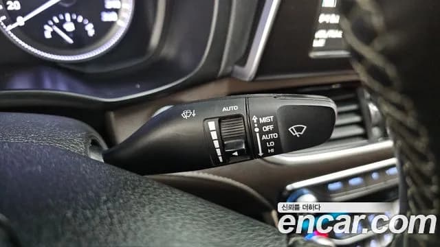 2017 Hyundai Grandeur IG 2.4 Premium Sold VIN KMHF441CBHA033424 – photo 11 2017 Hyundai Grandeur IG 2.4 Premium Sold VIN KMHF441CBHA033424 – photo 11