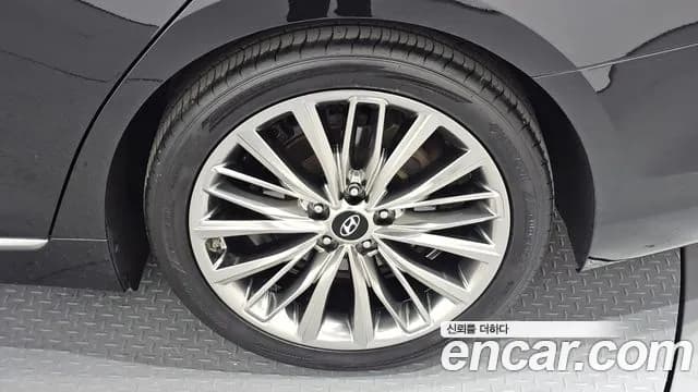 2017 Hyundai Grandeur IG 2.4 Premium Sold VIN KMHF441CBHA033424 – photo 16 2017 Hyundai Grandeur IG 2.4 Premium Sold VIN KMHF441CBHA033424 – photo 16