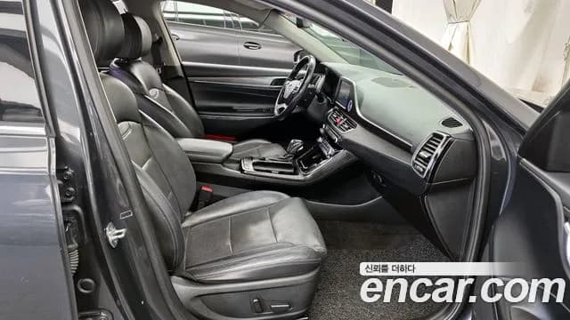 2017 Hyundai Grandeur IG 2.4 Premium Sold VIN KMHF441CBHA040736 – front exterior 2017 Hyundai Grandeur IG 2.4 Premium Sold VIN KMHF441CBHA040736 – front exterior