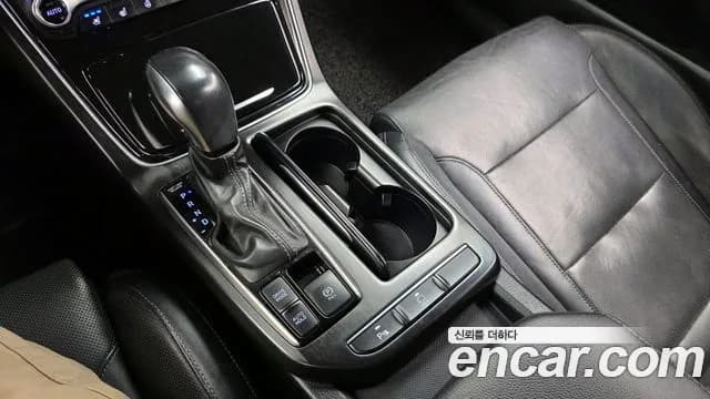 2017 Hyundai Grandeur IG 2.4 Premium Sold VIN KMHF441CBHA040736 – trunk area 2017 Hyundai Grandeur IG 2.4 Premium Sold VIN KMHF441CBHA040736 – trunk area