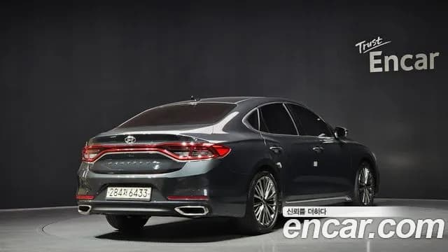 2017 Hyundai Grandeur IG 2.4 Premium Sold VIN KMHF441CBHA040736 – photo 13 2017 Hyundai Grandeur IG 2.4 Premium Sold VIN KMHF441CBHA040736 – photo 13