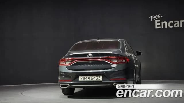 2017 Hyundai Grandeur IG 2.4 Premium Sold VIN KMHF441CBHA040736 – photo 18 2017 Hyundai Grandeur IG 2.4 Premium Sold VIN KMHF441CBHA040736 – photo 18