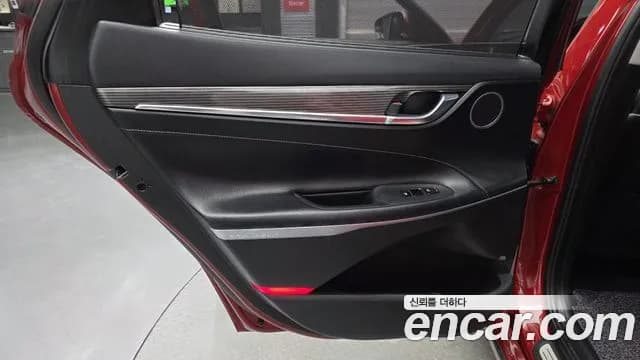 2018 Hyundai Grandeur IG 2.4 Premium Sold VIN KMHF441CBJA048071 – photo 19 2018 Hyundai Grandeur IG 2.4 Premium Sold VIN KMHF441CBJA048071 – photo 19