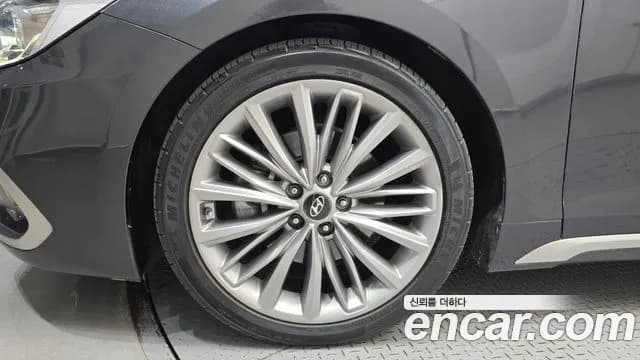 2018 Hyundai Grandeur IG 2.4 Premium Sold VIN KMHF441CBJA063026 – photo 17 2018 Hyundai Grandeur IG 2.4 Premium Sold VIN KMHF441CBJA063026 – photo 17